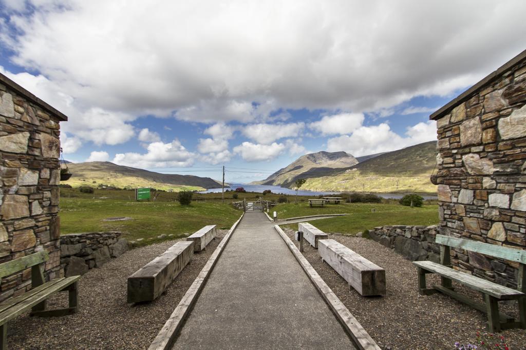 Killary Adventure Centre Hotel Leenaun Exterior photo